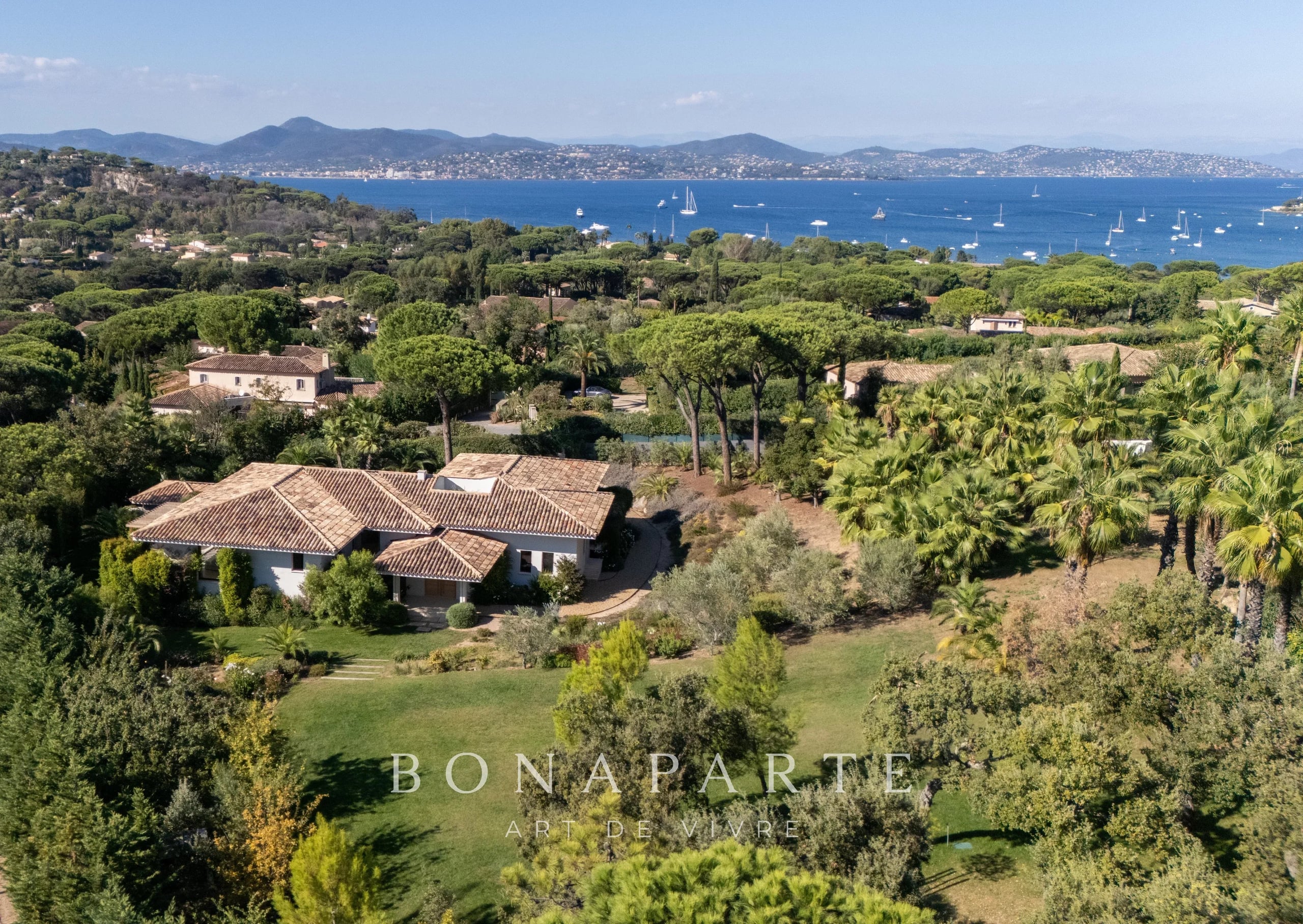 SAINT-TROPEZ – VILLA CONTEMPORAINE D’EXCEPTION